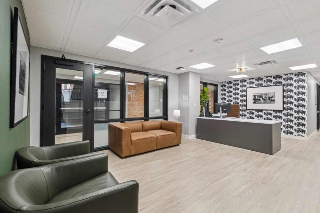 9-web-or-mls-University Oval Dr_009